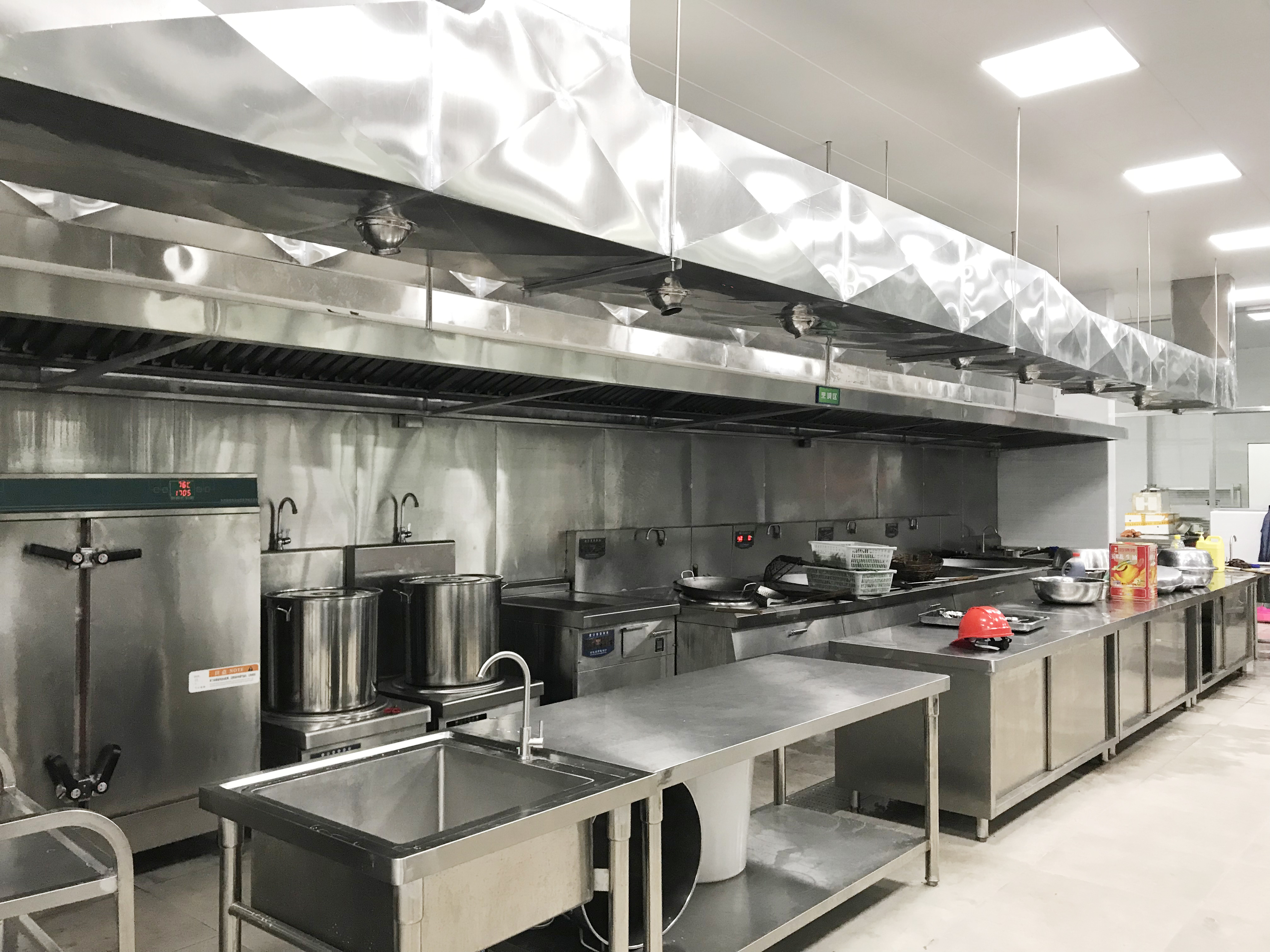 学校榴莲网站视频设备